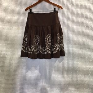 Like New Cotton Motif embroidered skirt. Size 6